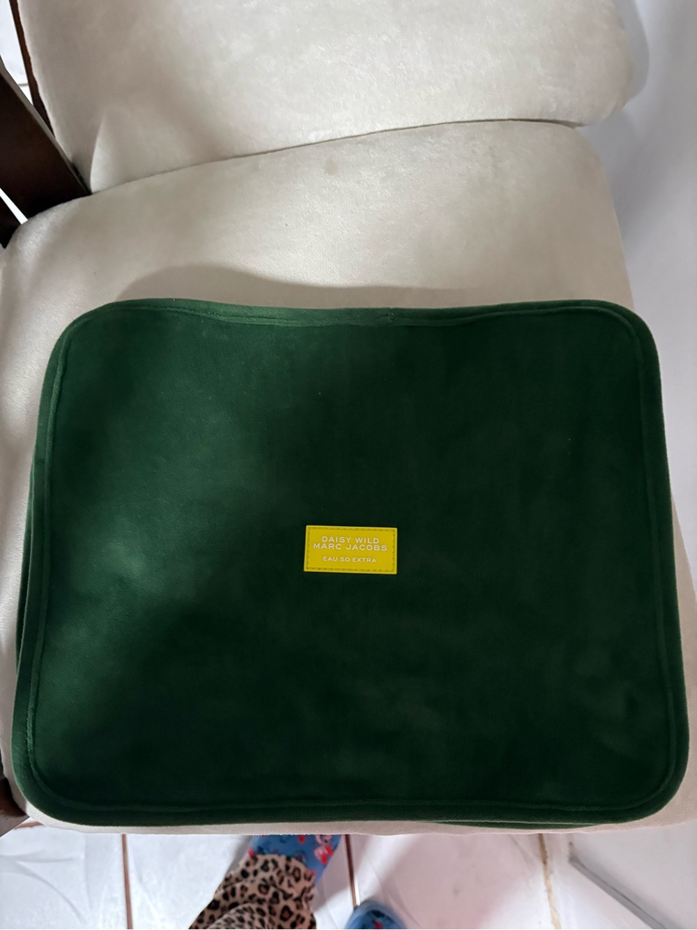 Marc Jacobs Daisy Wild Green Velvet Pouch